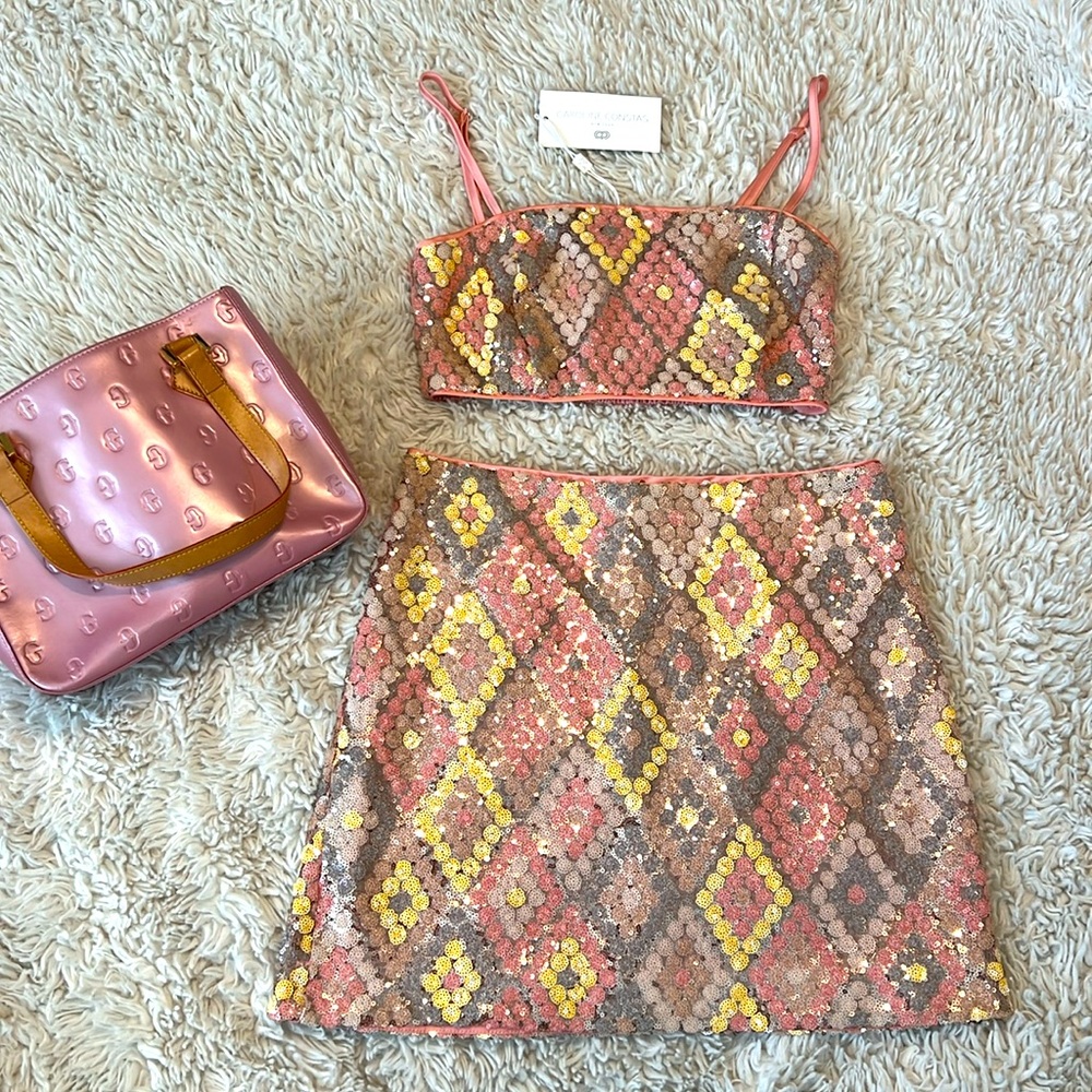Ladies Caroline Constas 2pc mini skirt set, size 4 multi color sequin design NEW